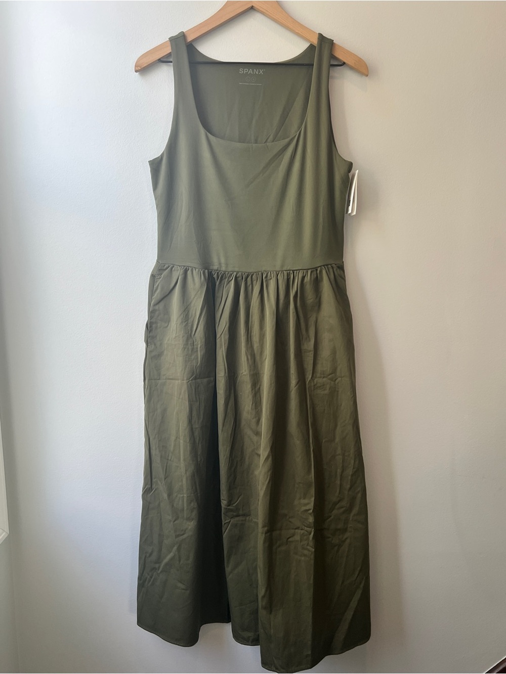 NWT SPANX Green SPANXsmooth Jersey Scoop Neck Tank Midi Dress Large